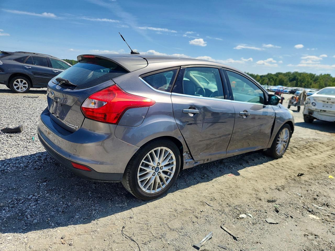 2014 Ford Focus Titanium Gray vin: 1FADP3N22EL189996