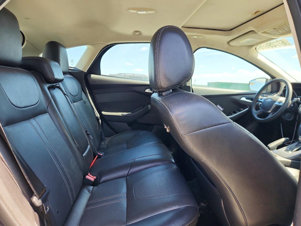 2014 Ford Focus Titanium Gray vin: 1FADP3N22EL189996