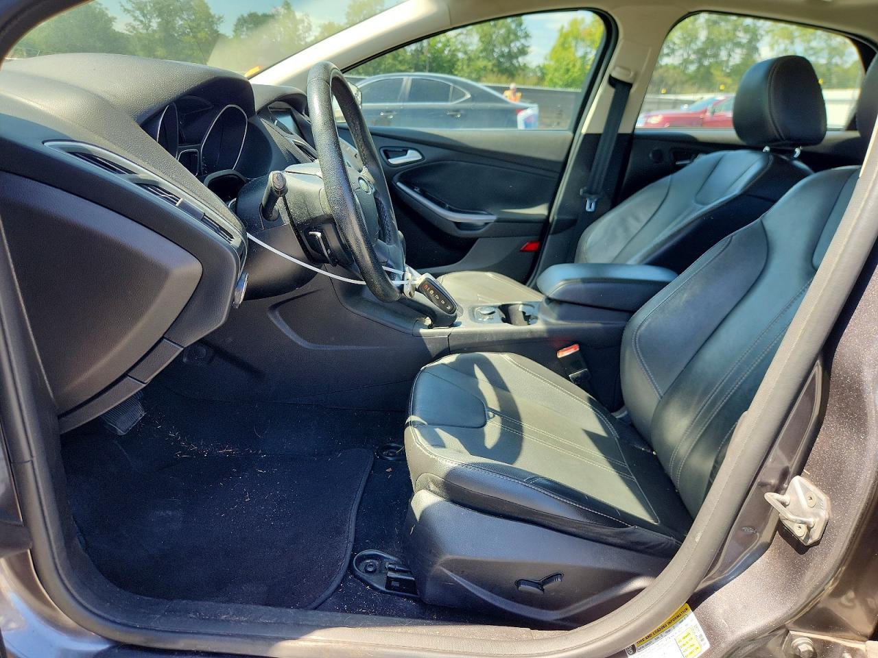 2014 Ford Focus Titanium Gray vin: 1FADP3N22EL189996