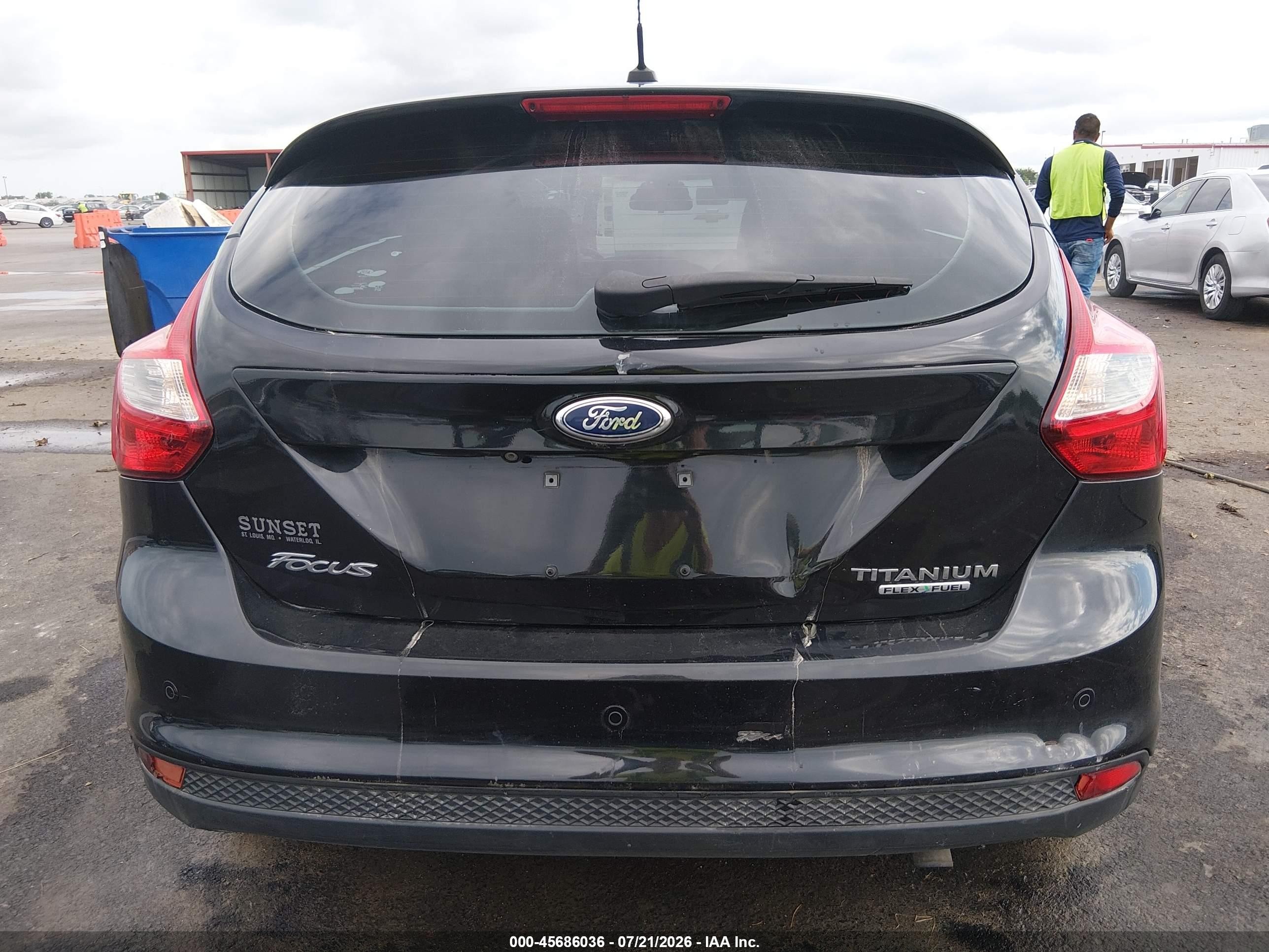 2014 Ford Focus Titanium Black vin: 1FADP3N22EL197094