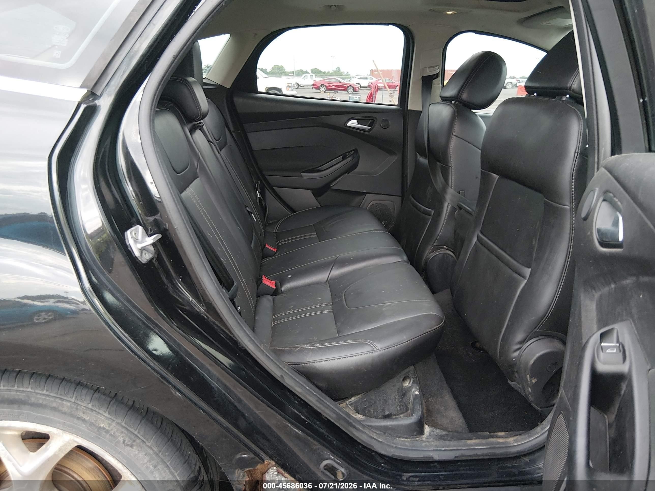 2014 Ford Focus Titanium Black vin: 1FADP3N22EL197094