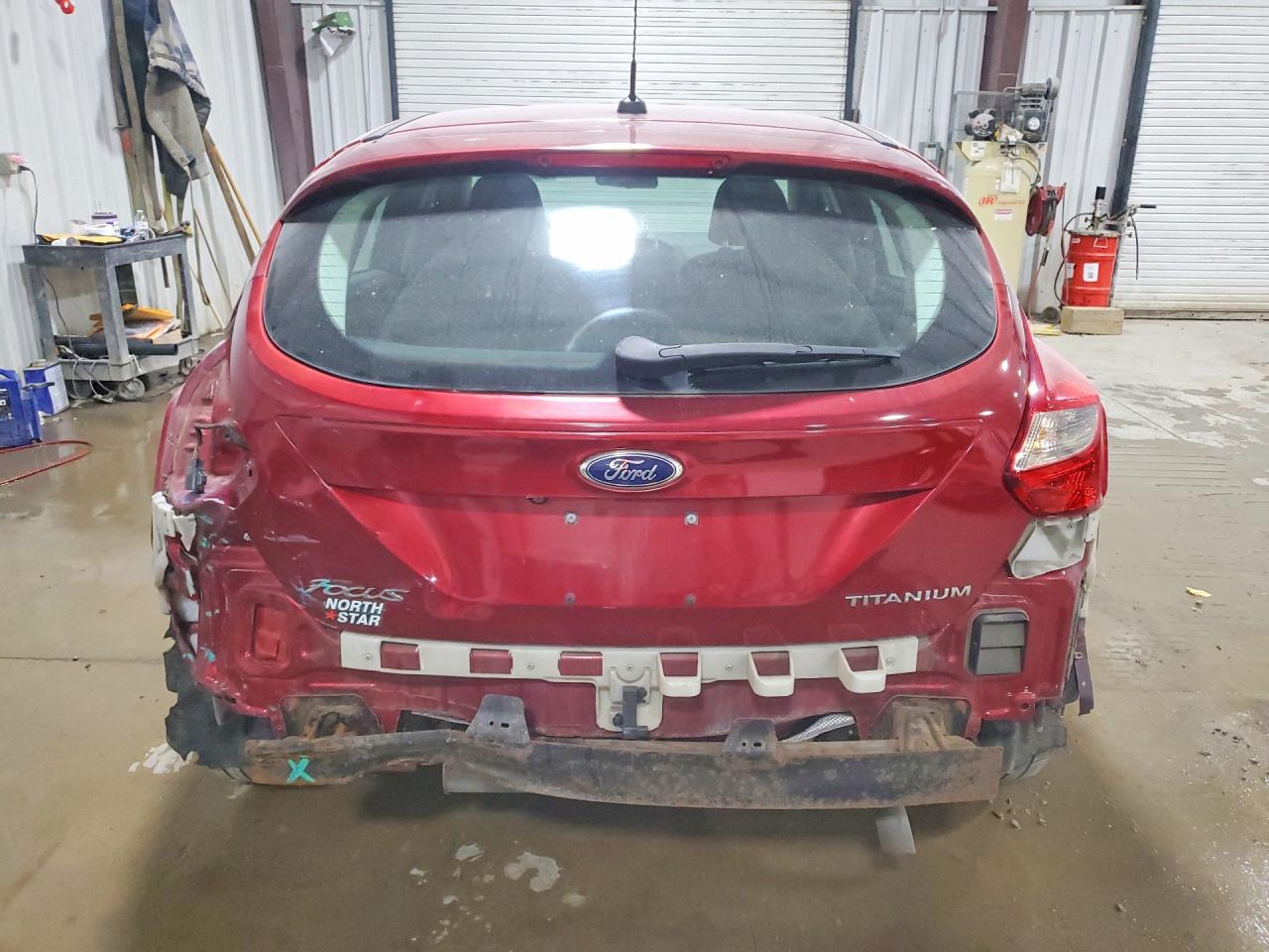2014 Ford Focus Titanium Red vin: 1FADP3N22EL403983