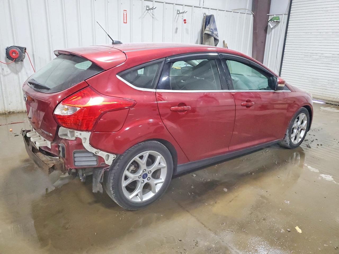 2014 Ford Focus Titanium Red vin: 1FADP3N22EL403983