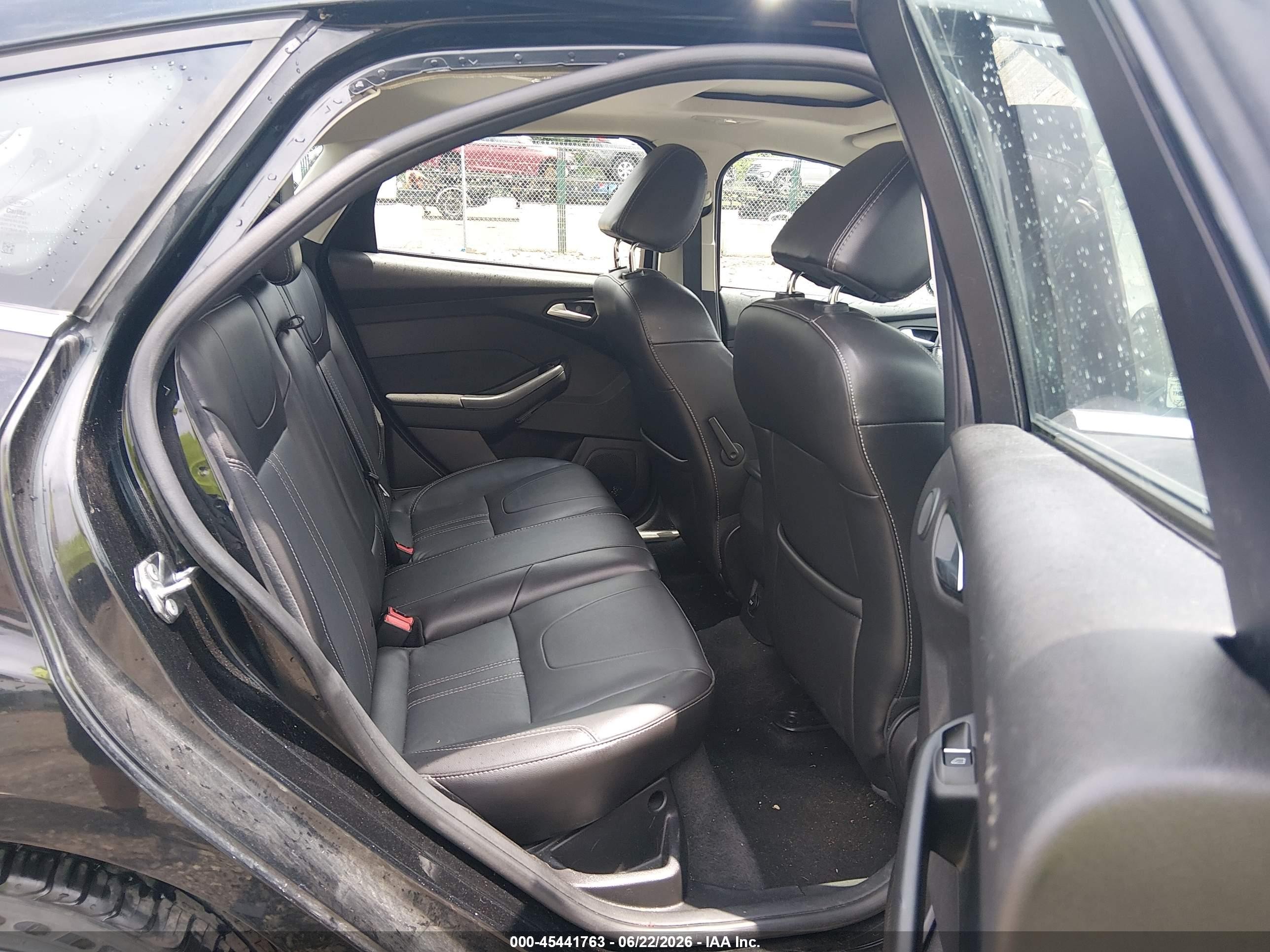 2014 Ford Focus Titanium Black vin: 1FADP3N22EL449796