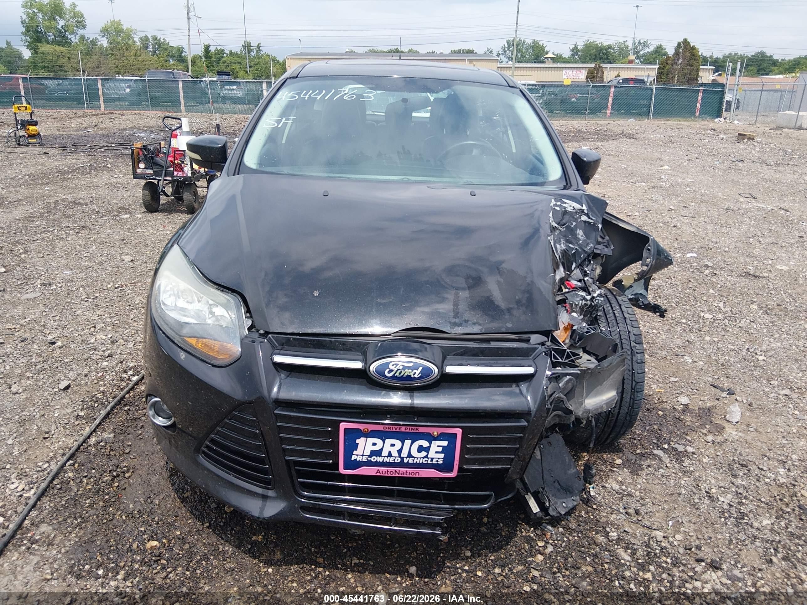 2014 Ford Focus Titanium Black vin: 1FADP3N22EL449796