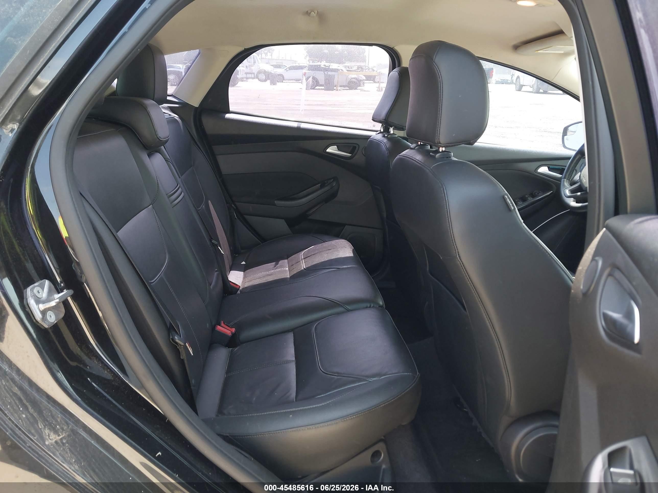 2015 Ford Focus Titanium Black vin: 1FADP3N22FL341468