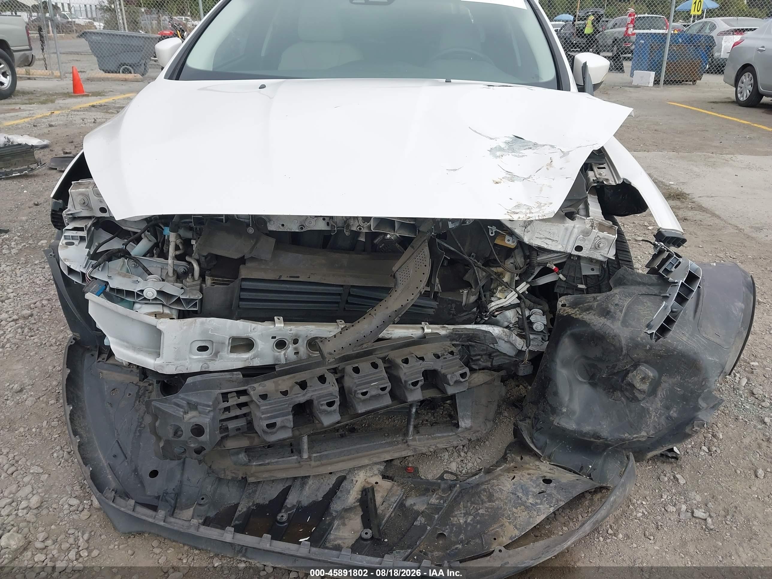 2015 Ford Focus Titanium Белый vin: 1FADP3N22FL341860