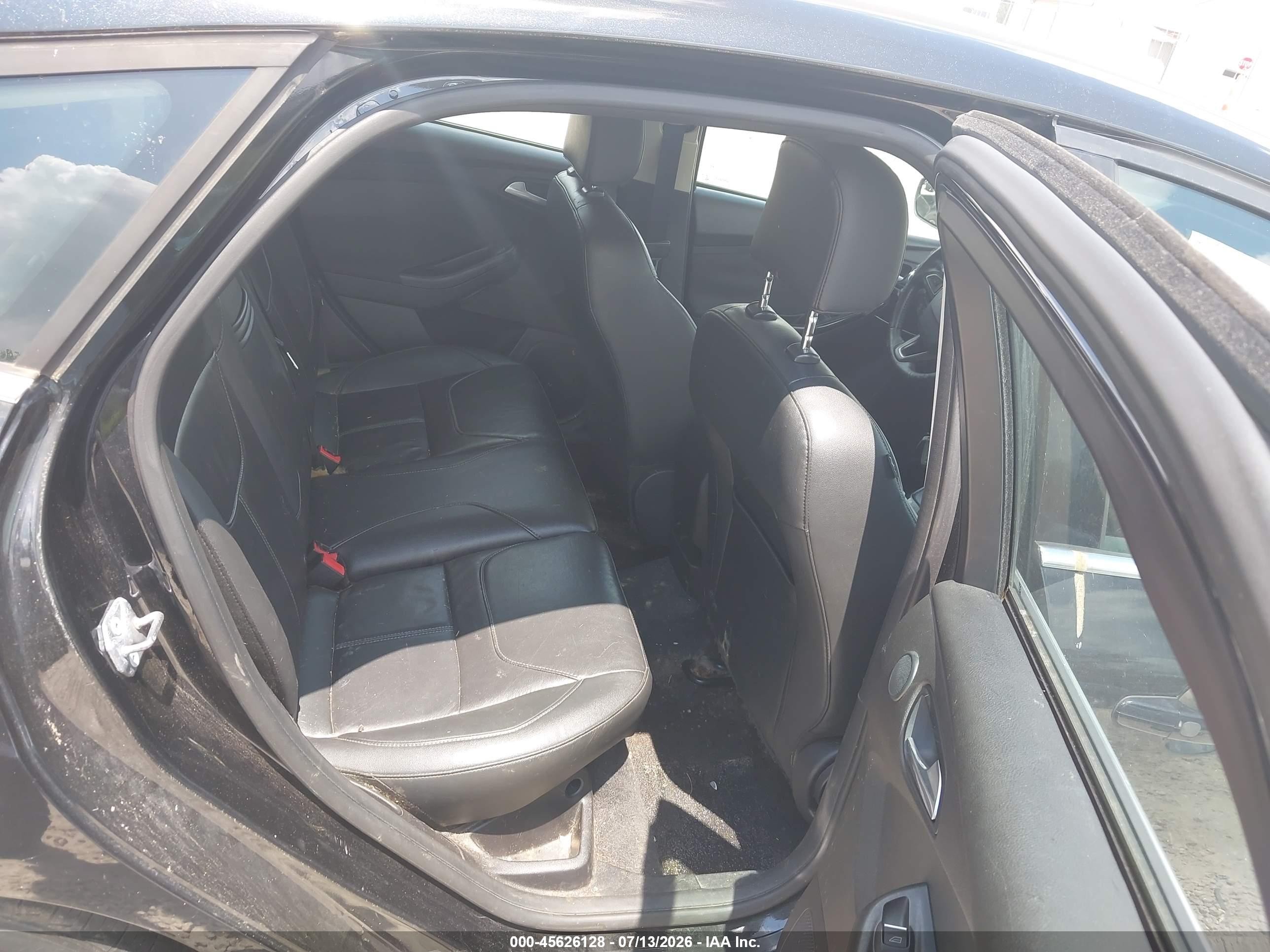2015 Ford Focus Titanium Black vin: 1FADP3N22FL356018