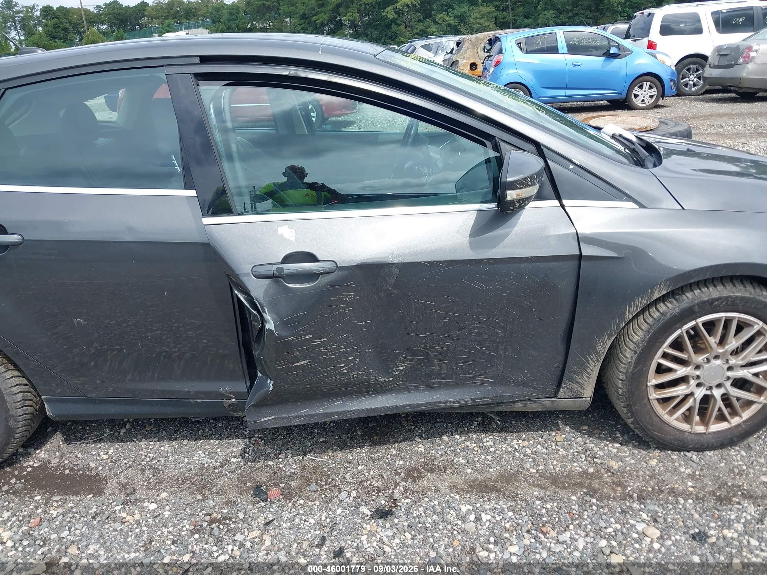 2015 Ford Focus Titanium Серый vin: 1FADP3N22FL381159