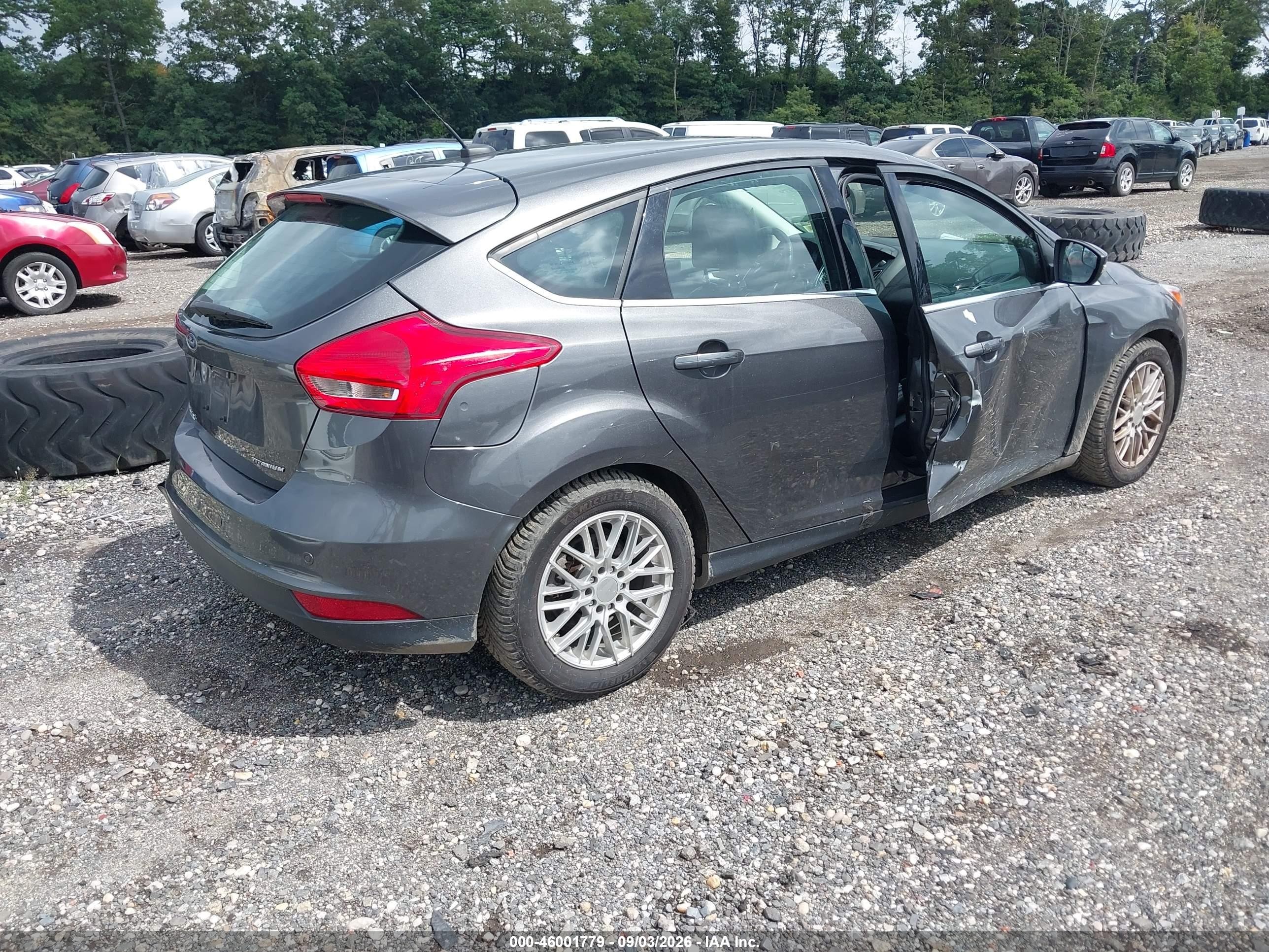 2015 Ford Focus Titanium Серый vin: 1FADP3N22FL381159