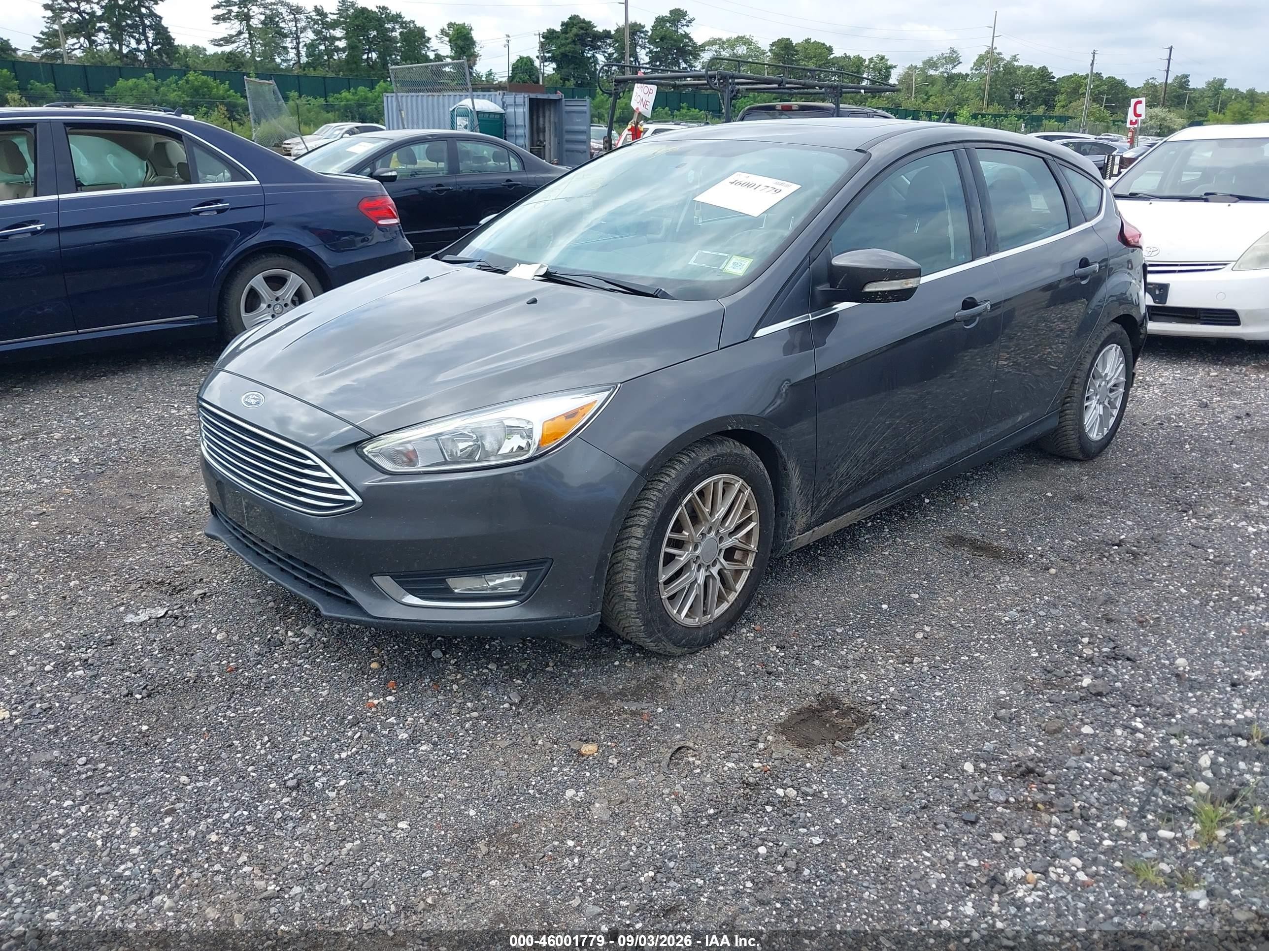 2015 Ford Focus Titanium Серый vin: 1FADP3N22FL381159