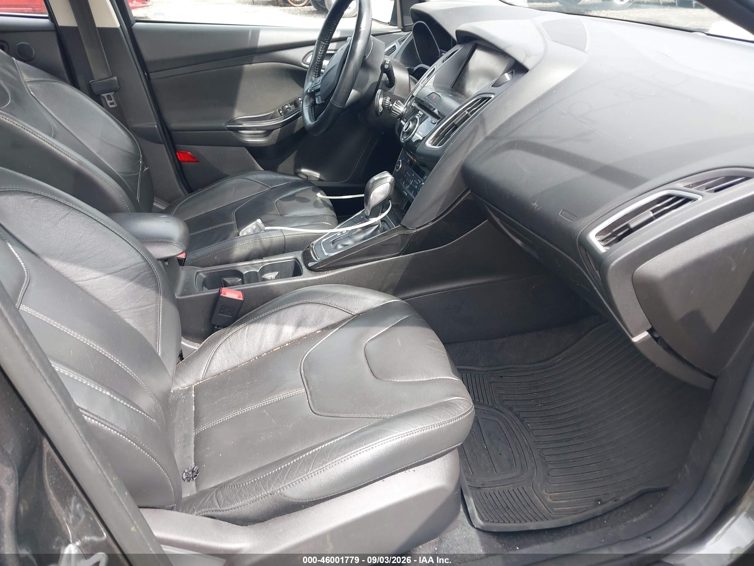 2015 Ford Focus Titanium Серый vin: 1FADP3N22FL381159