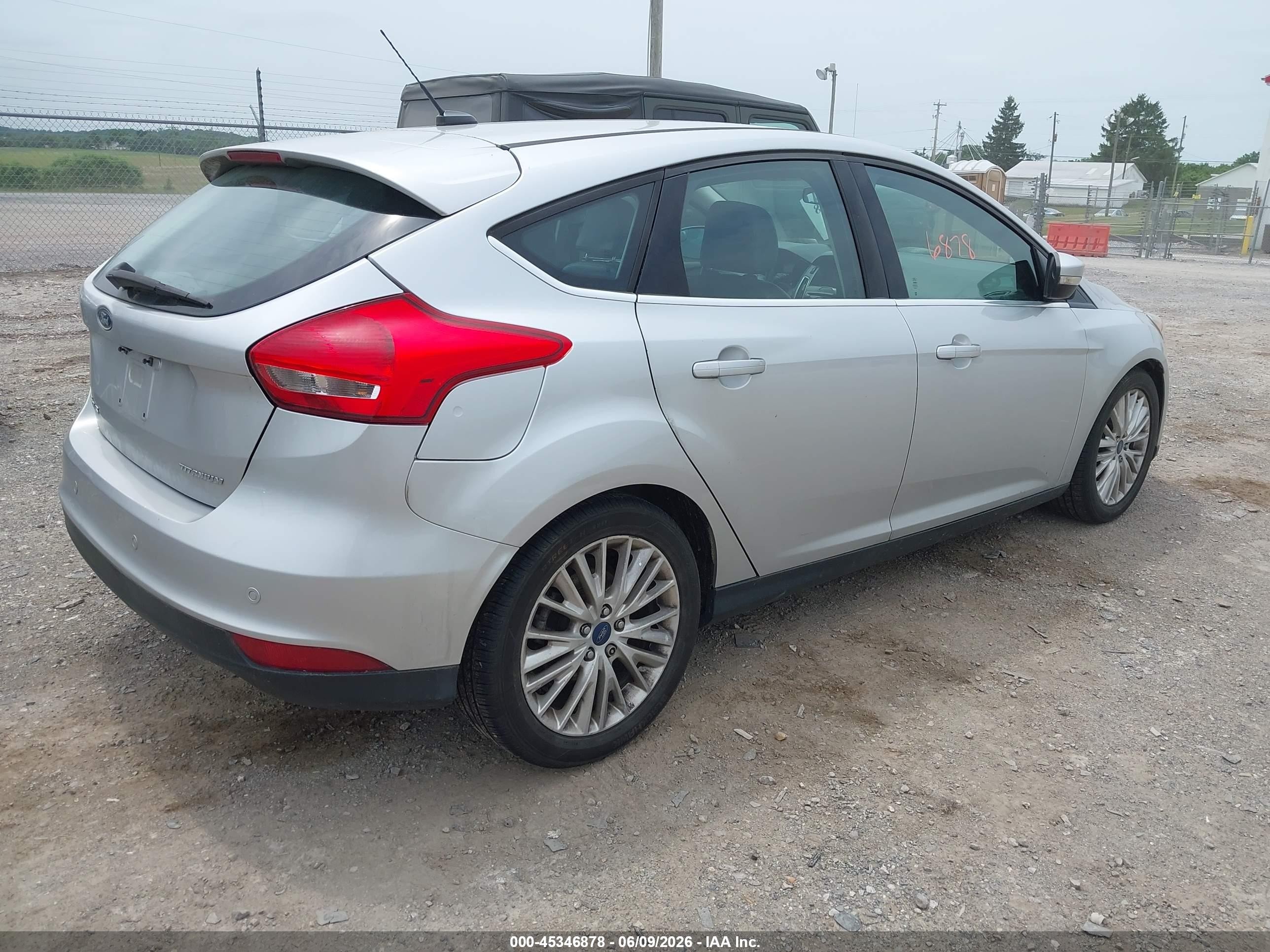 2018 Ford Focus Titanium Silver vin: 1FADP3N22JL261905