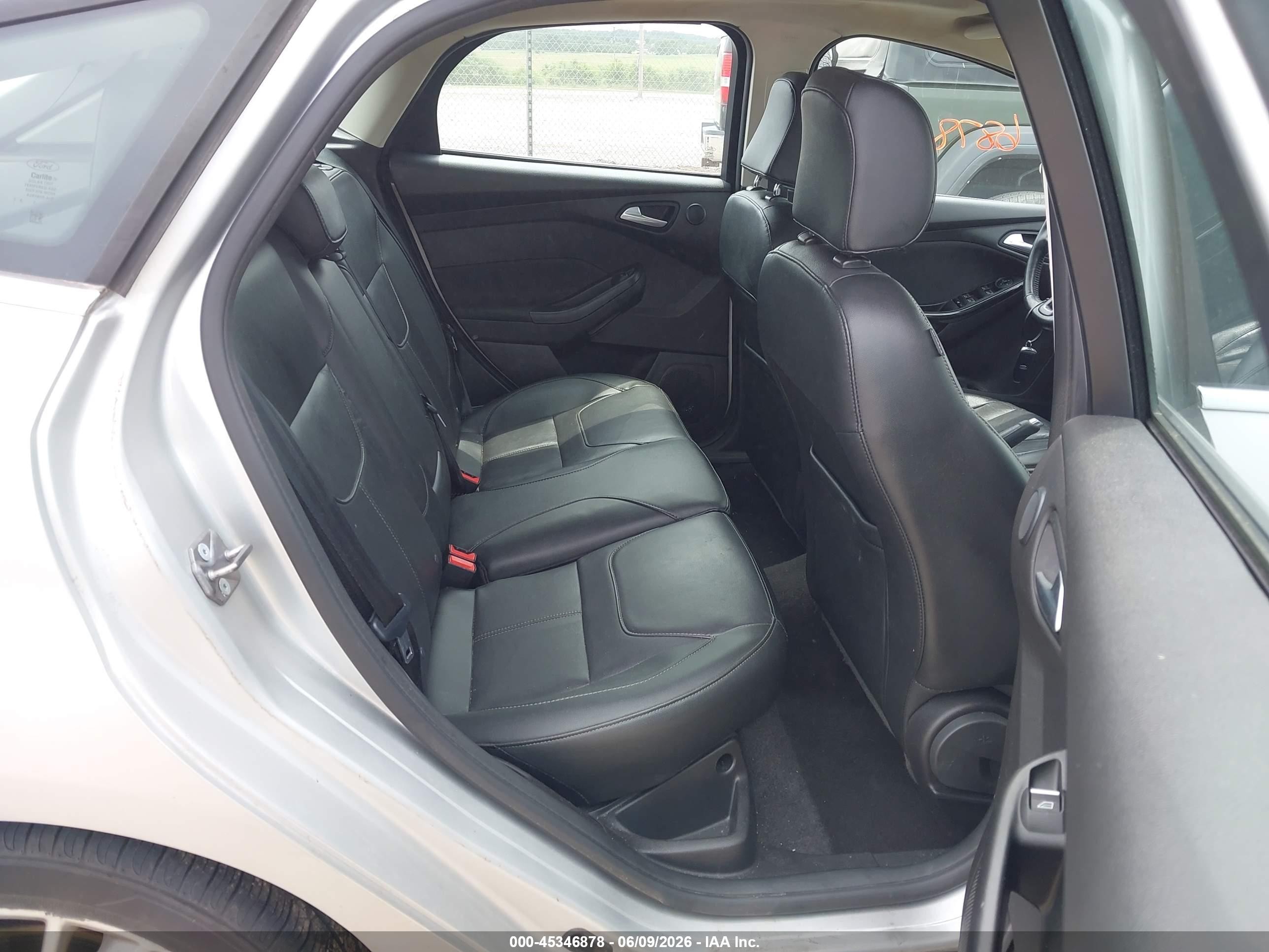 2018 Ford Focus Titanium Silver vin: 1FADP3N22JL261905