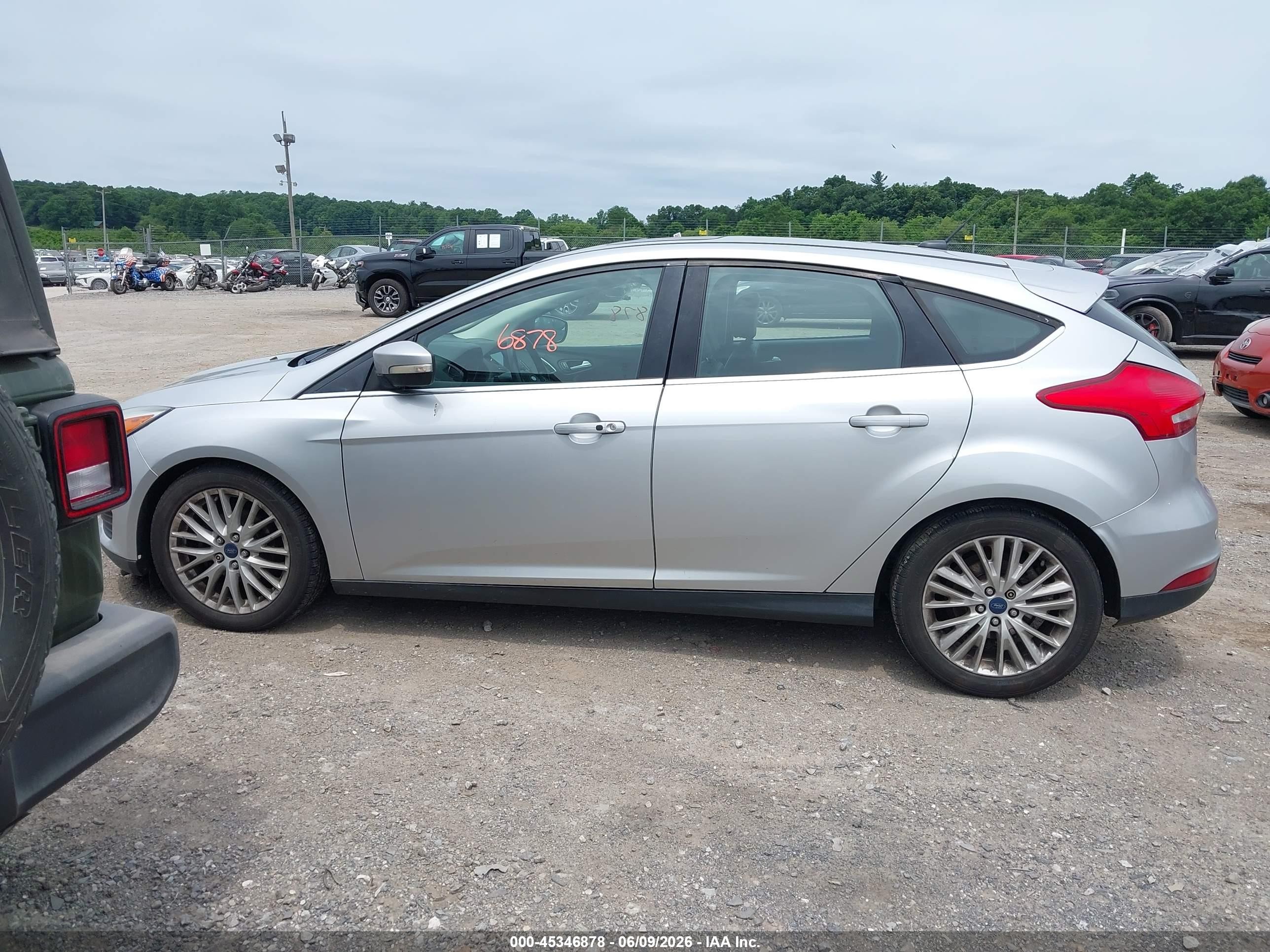 2018 Ford Focus Titanium Silver vin: 1FADP3N22JL261905