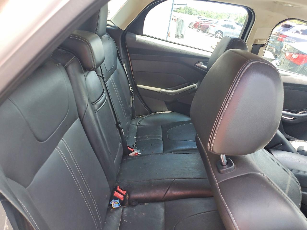 2013 Ford Focus Titanium White vin: 1FADP3N23DL141969
