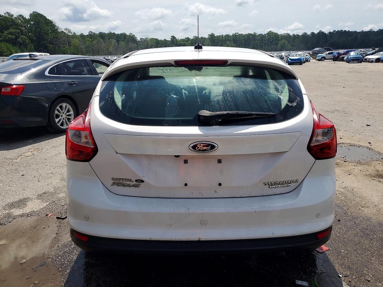 2013 Ford Focus Titanium White vin: 1FADP3N23DL141969