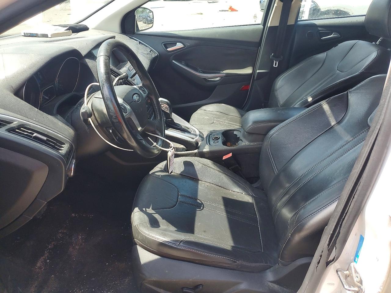 2013 Ford Focus Titanium White vin: 1FADP3N23DL141969