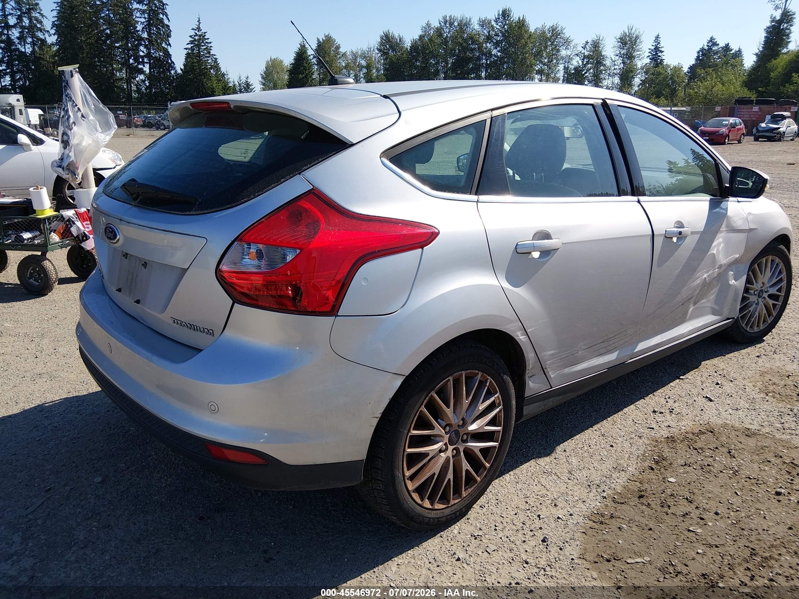 2013 Ford Focus Titanium Серебряный vin: 1FADP3N23DL226956