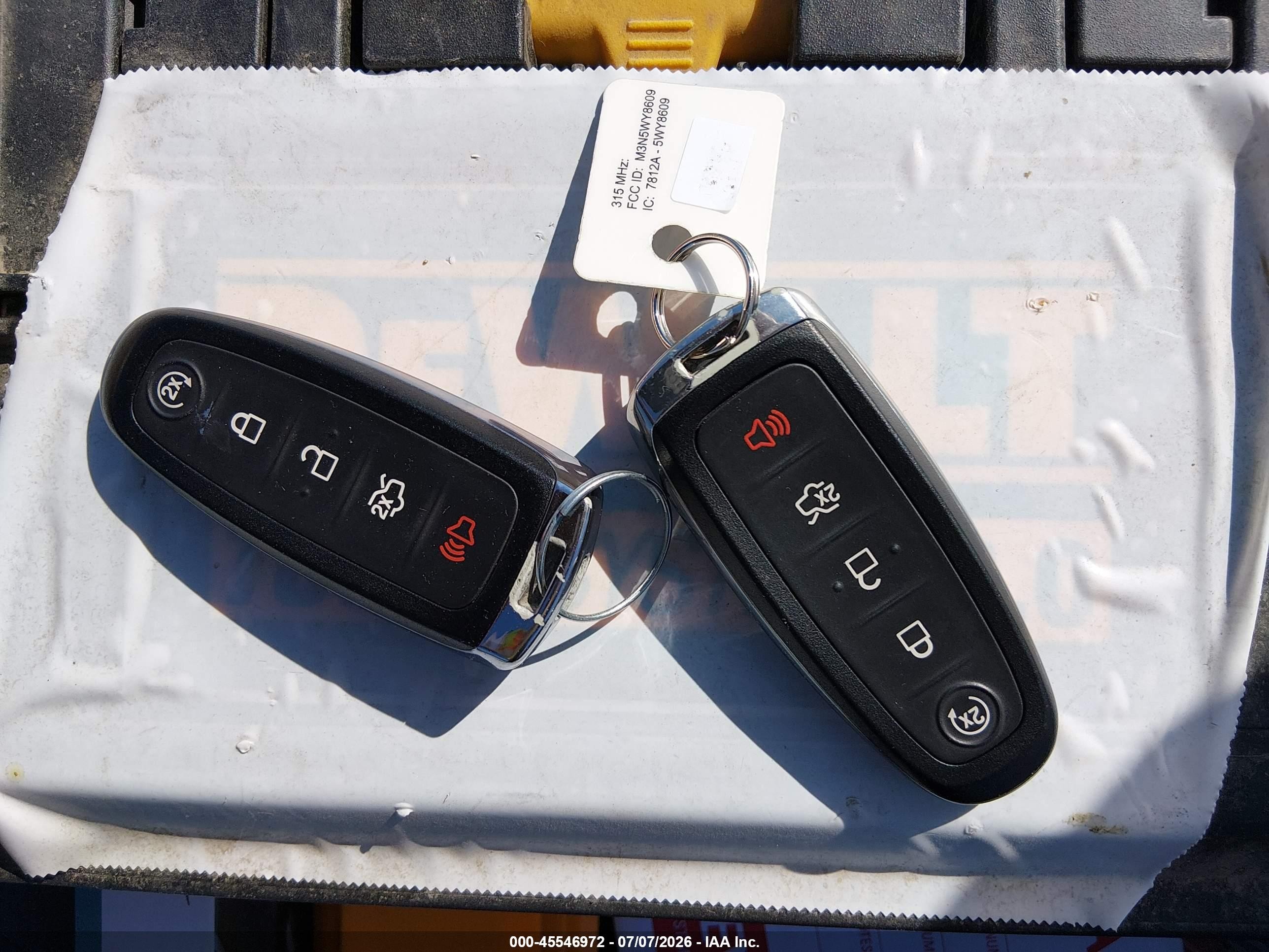2013 Ford Focus Titanium Серебряный vin: 1FADP3N23DL226956