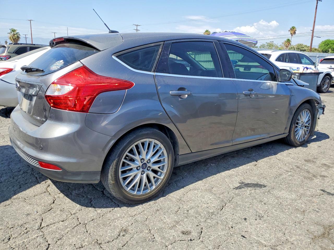 2014 Ford Focus Titanium Silver vin: 1FADP3N23EL294269