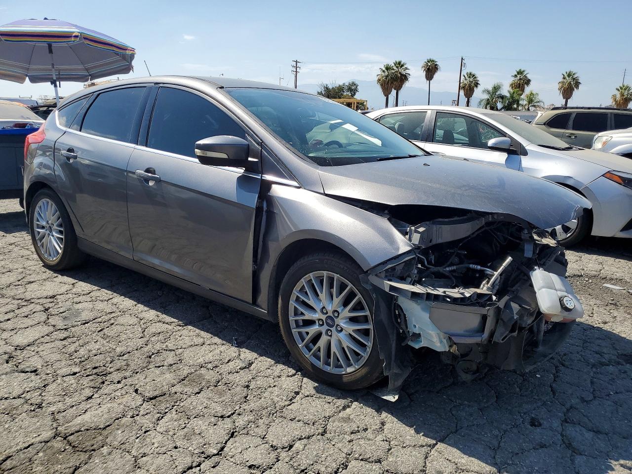 2014 Ford Focus Titanium Silver vin: 1FADP3N23EL294269
