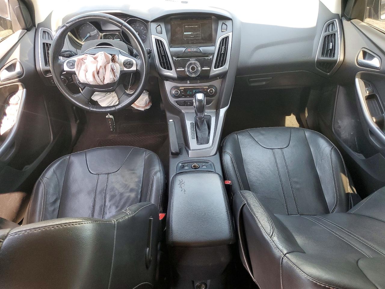 2014 Ford Focus Titanium Silver vin: 1FADP3N23EL294269