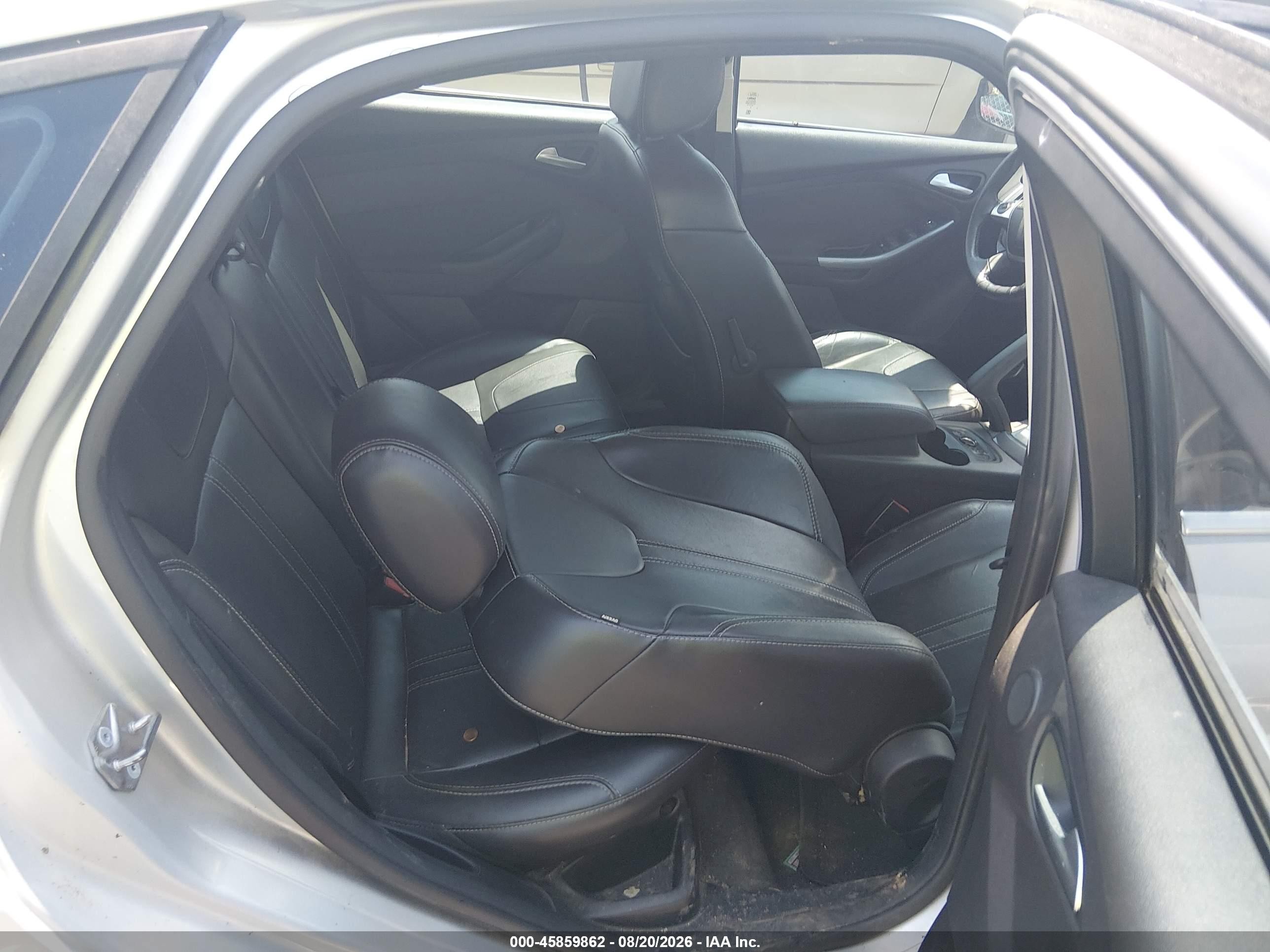 2014 Ford Focus Titanium Серебряный vin: 1FADP3N23EL298080