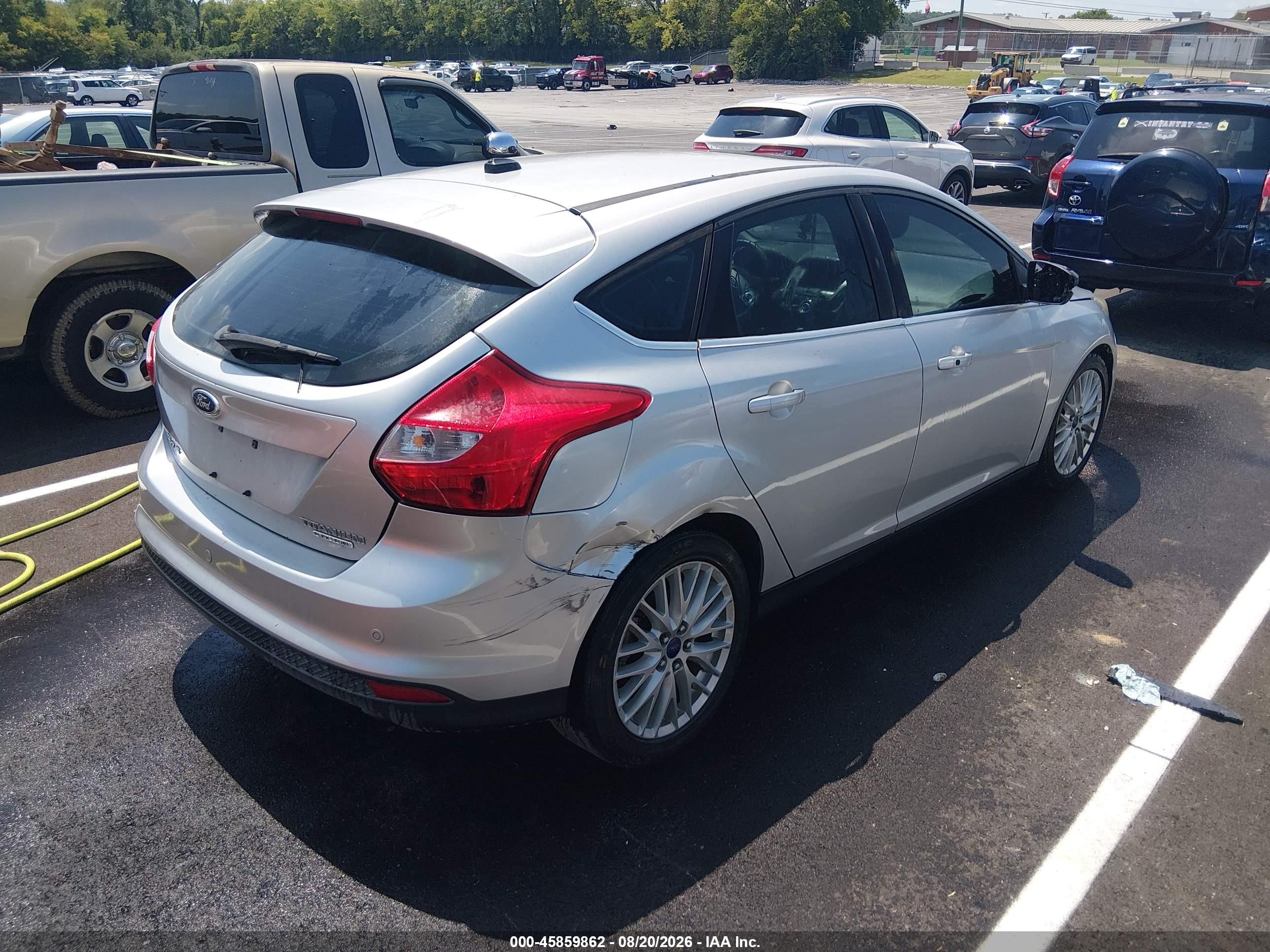 2014 Ford Focus Titanium Серебряный vin: 1FADP3N23EL298080