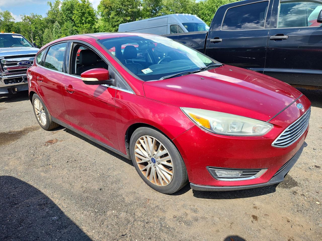 2015 Ford Focus Titanium Red vin: 1FADP3N23FL227091