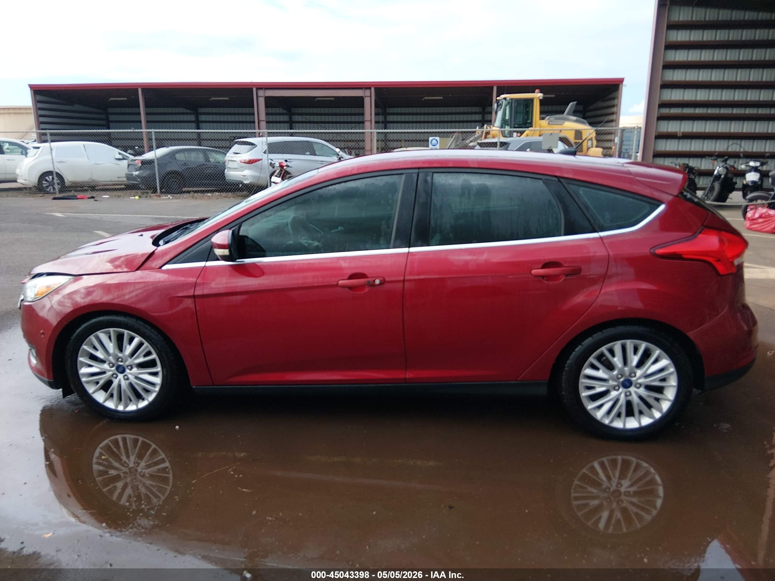 2015 Ford Focus Titanium Red vin: 1FADP3N23FL234994