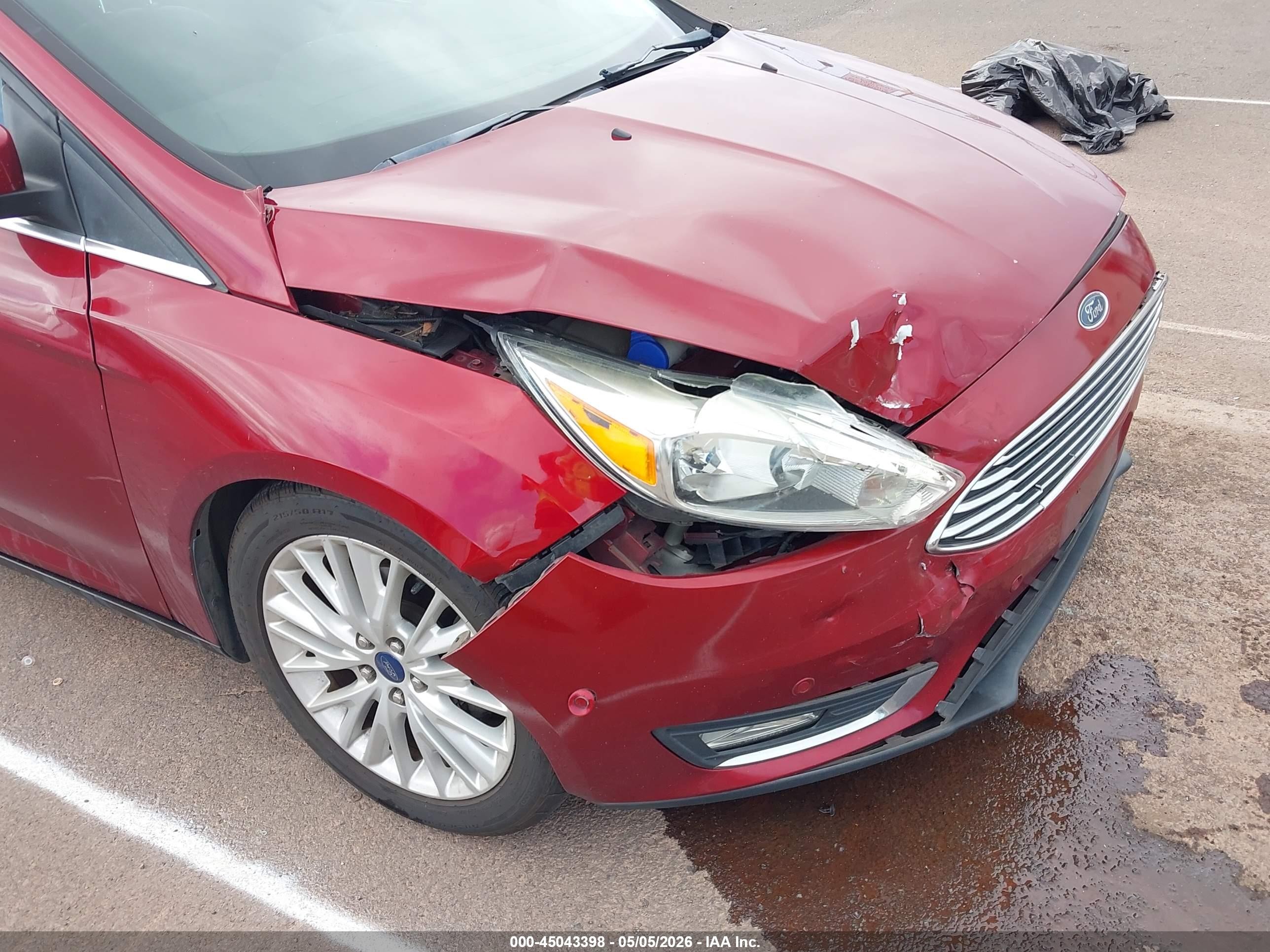 2015 Ford Focus Titanium Red vin: 1FADP3N23FL234994