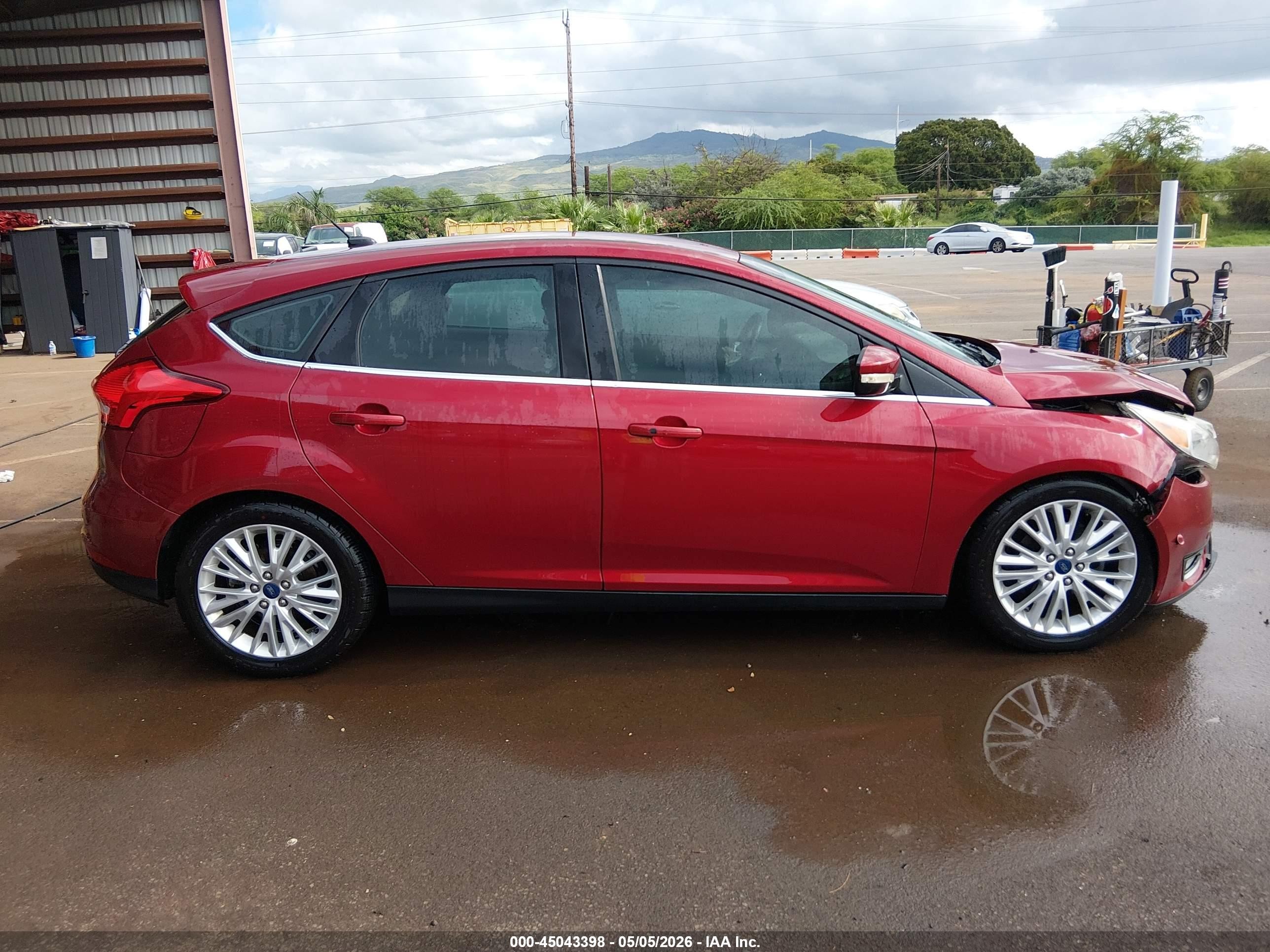 2015 Ford Focus Titanium Red vin: 1FADP3N23FL234994