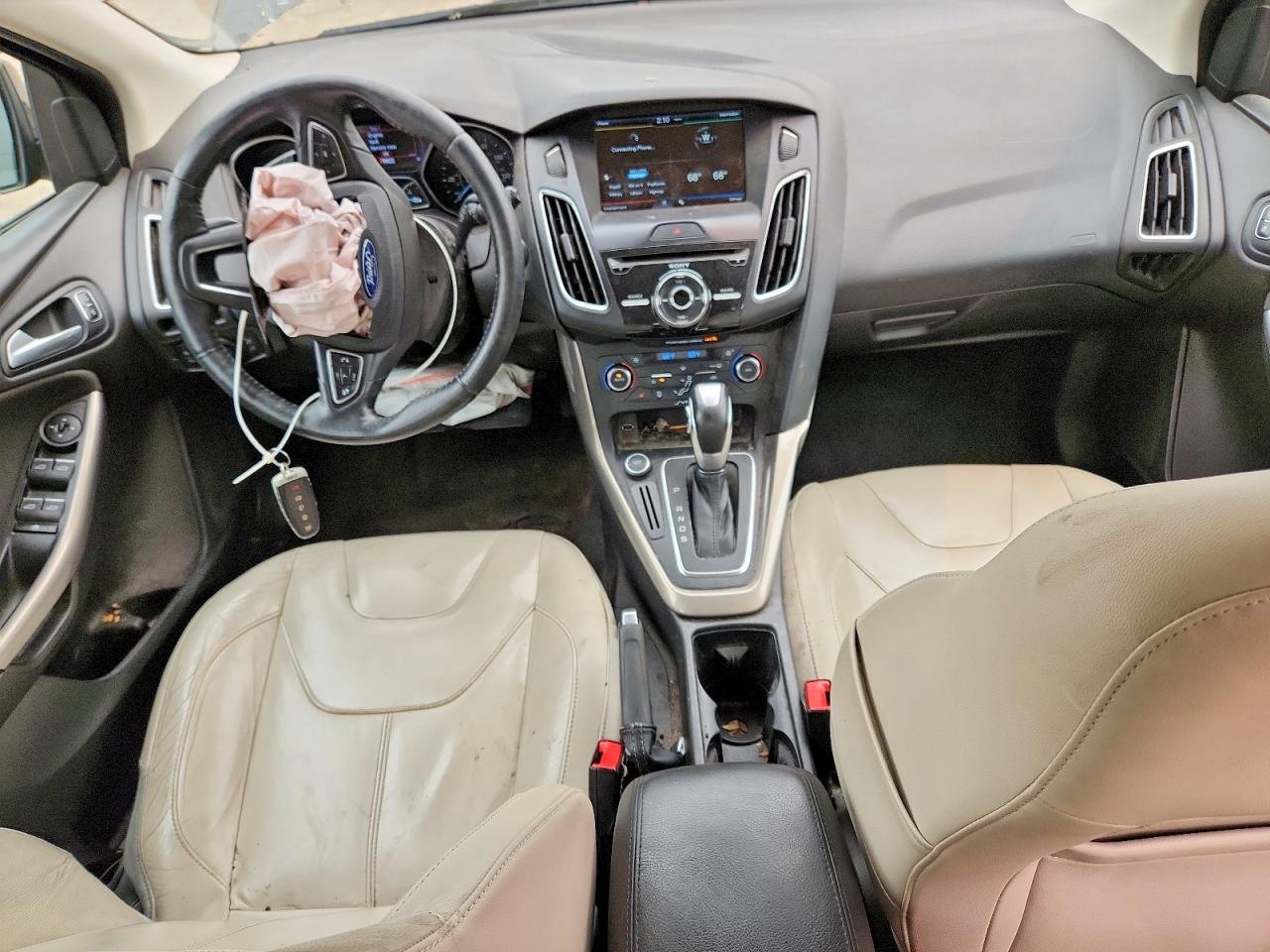 2015 Ford Focus Titanium Gray vin: 1FADP3N23FL360286