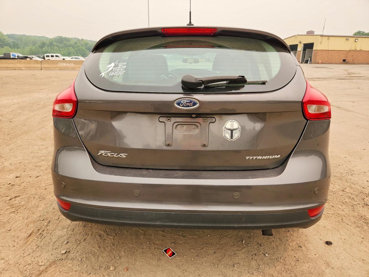 2015 Ford Focus Titanium Gray vin: 1FADP3N23FL360286