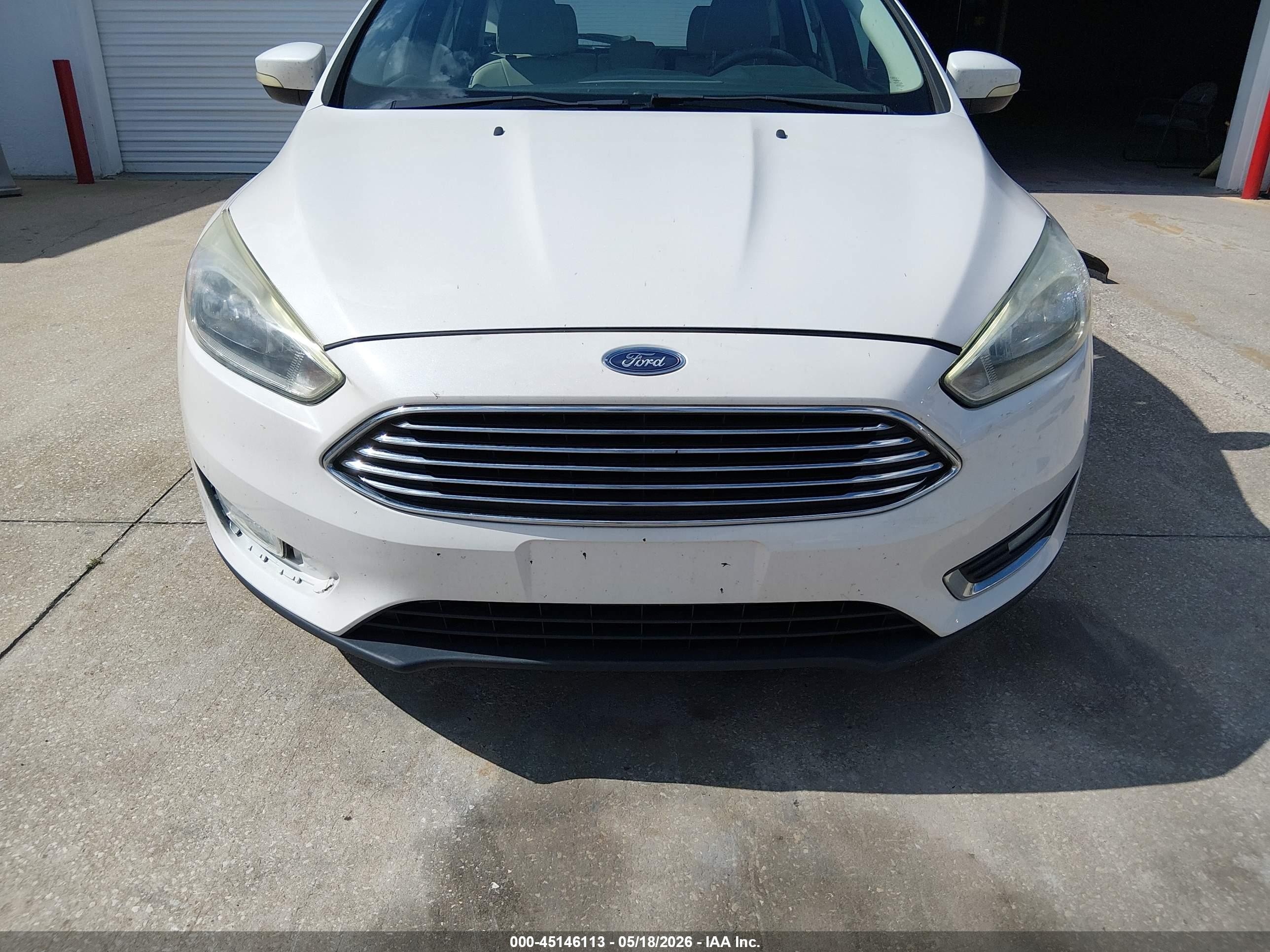 2017 Ford Focus Titanium Белый vin: 1FADP3N23HL212948