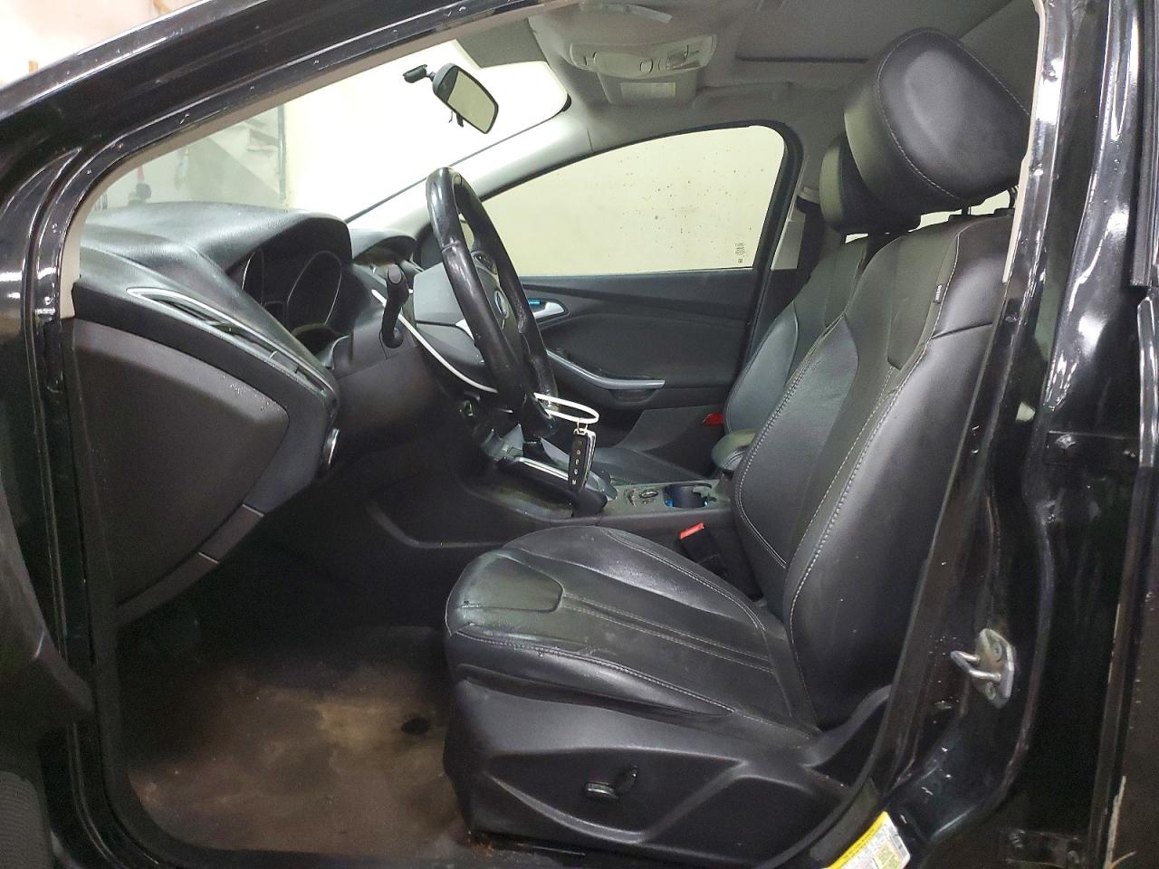 2013 Ford Focus Titanium Black vin: 1FADP3N24DL304015