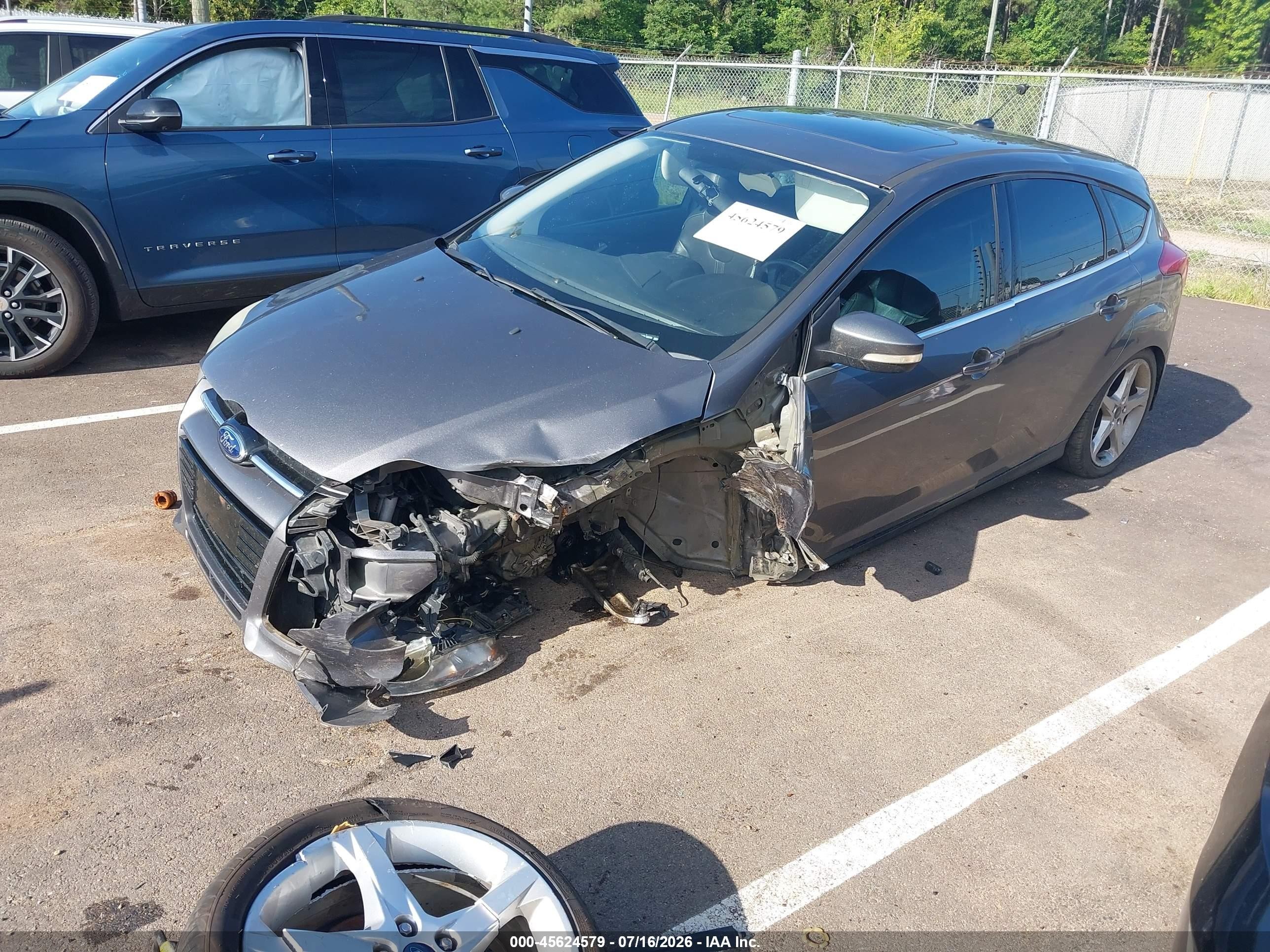 2014 Ford Focus Titanium Gray vin: 1FADP3N24EL126785