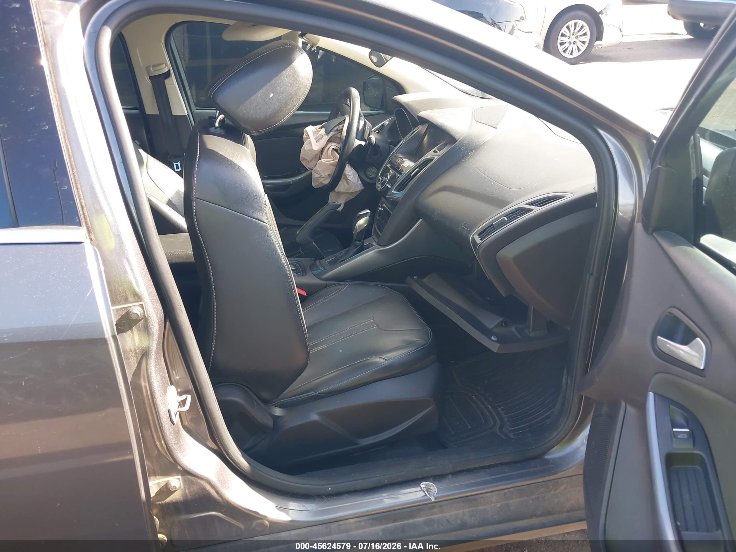 2014 Ford Focus Titanium Gray vin: 1FADP3N24EL126785