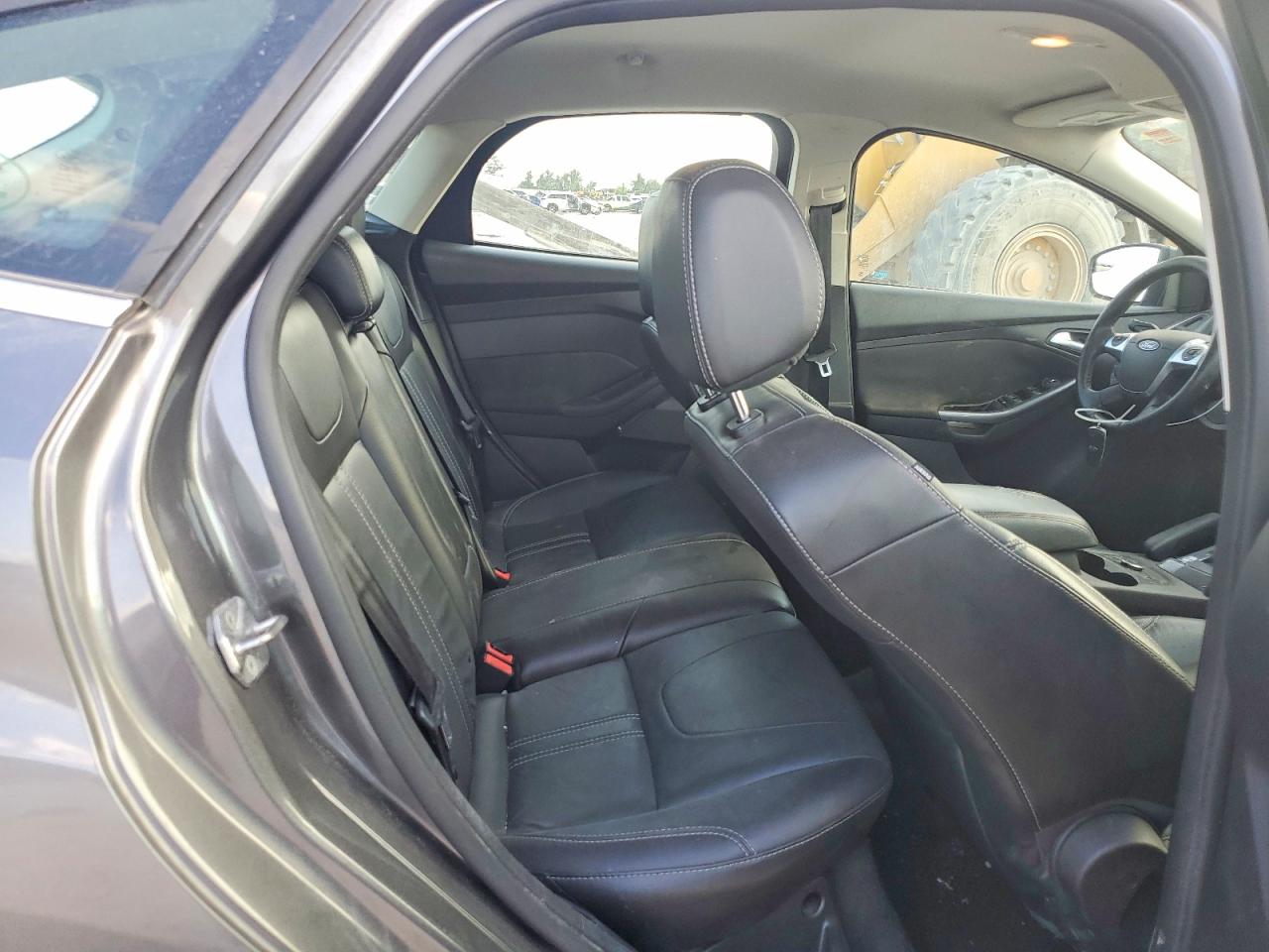 2014 Ford Focus Titanium Silver vin: 1FADP3N24EL423006