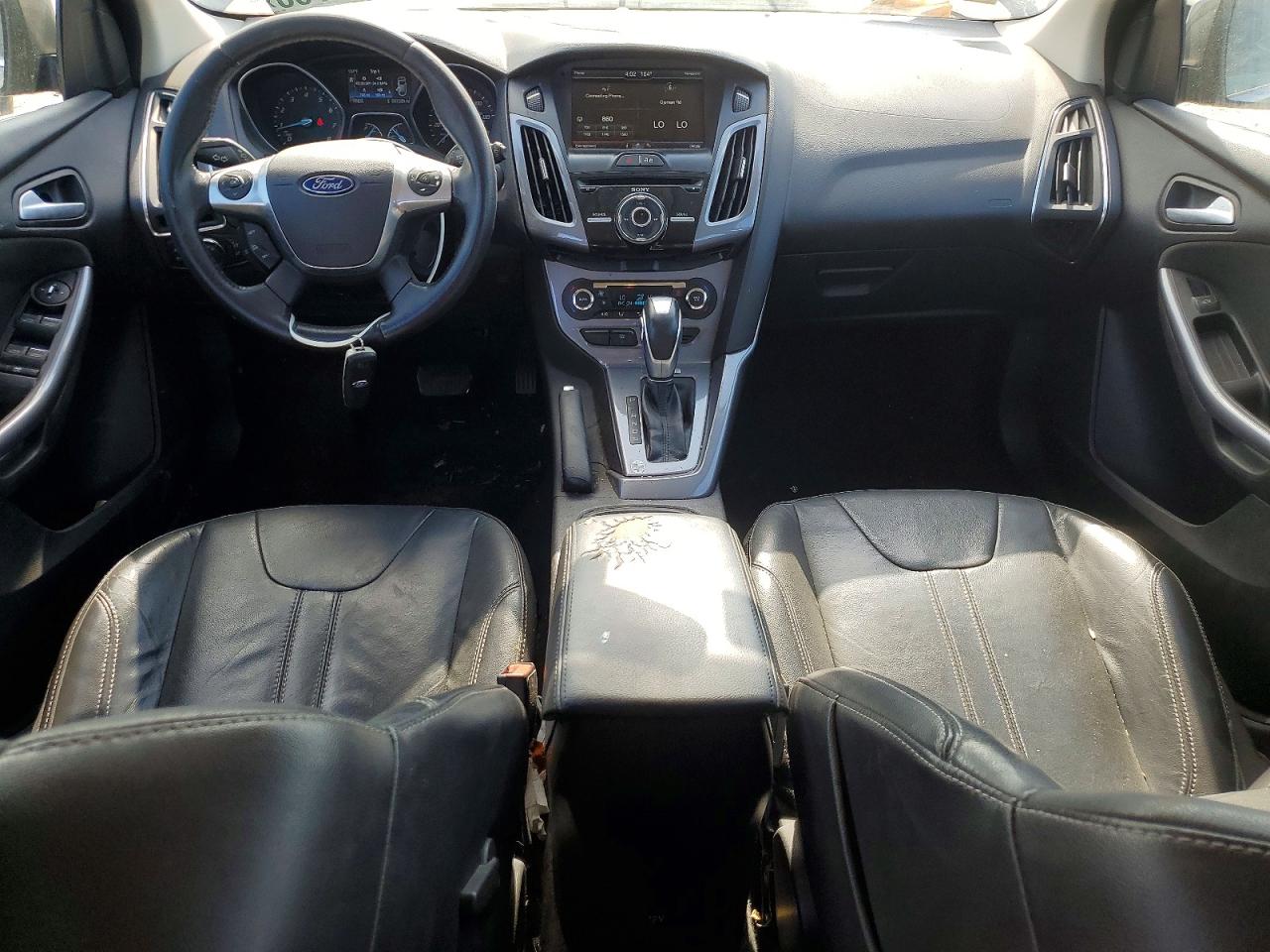 2014 Ford Focus Titanium Silver vin: 1FADP3N24EL423006