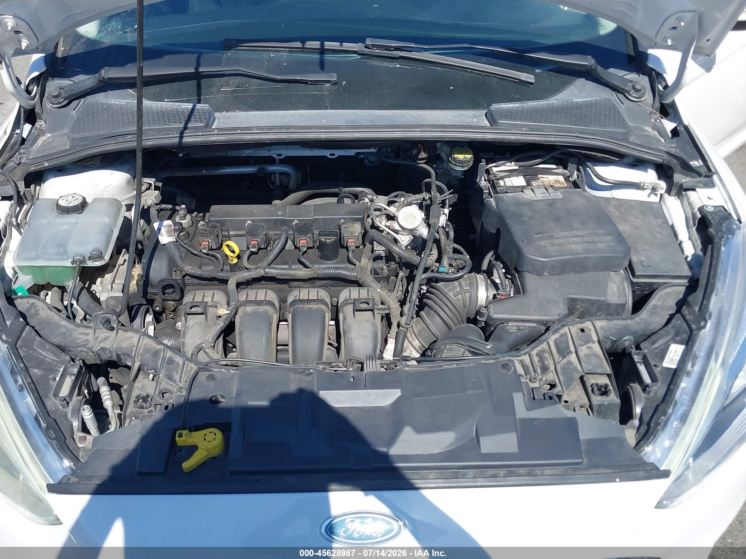 2015 Ford Focus Titanium White vin: 1FADP3N24FL221378