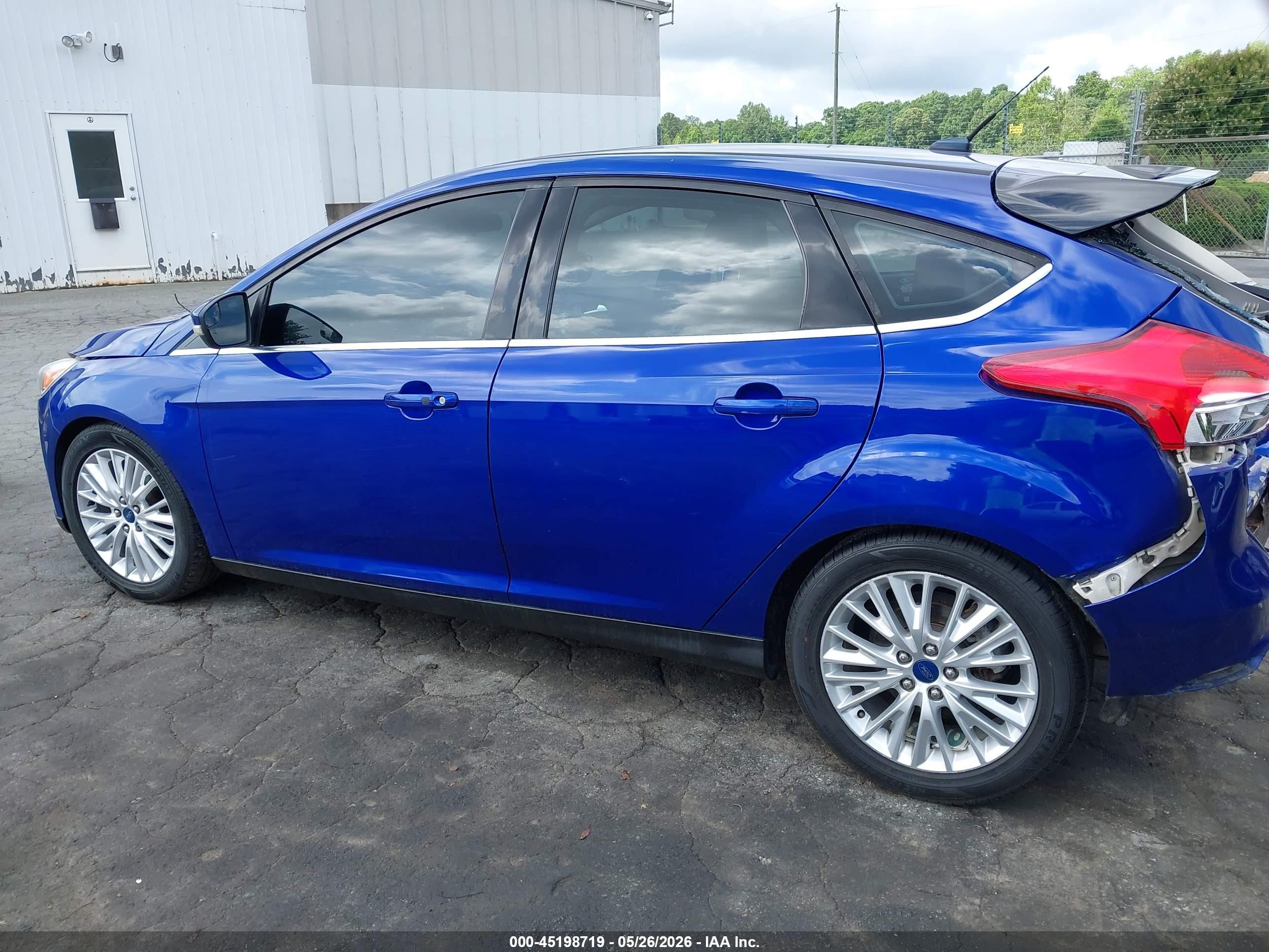 2015 Ford Focus Titanium Blue vin: 1FADP3N24FL339589