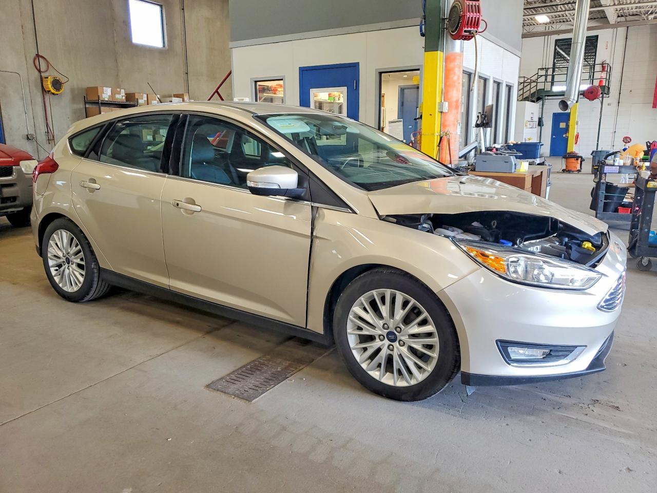 2017 Ford Focus Titanium Beige vin: 1FADP3N24HL310449