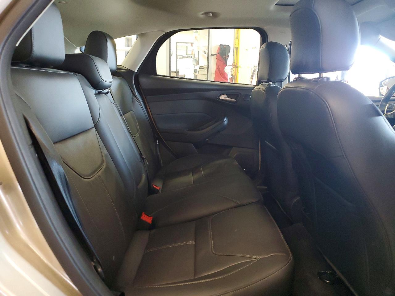 2017 Ford Focus Titanium Beige vin: 1FADP3N24HL310449