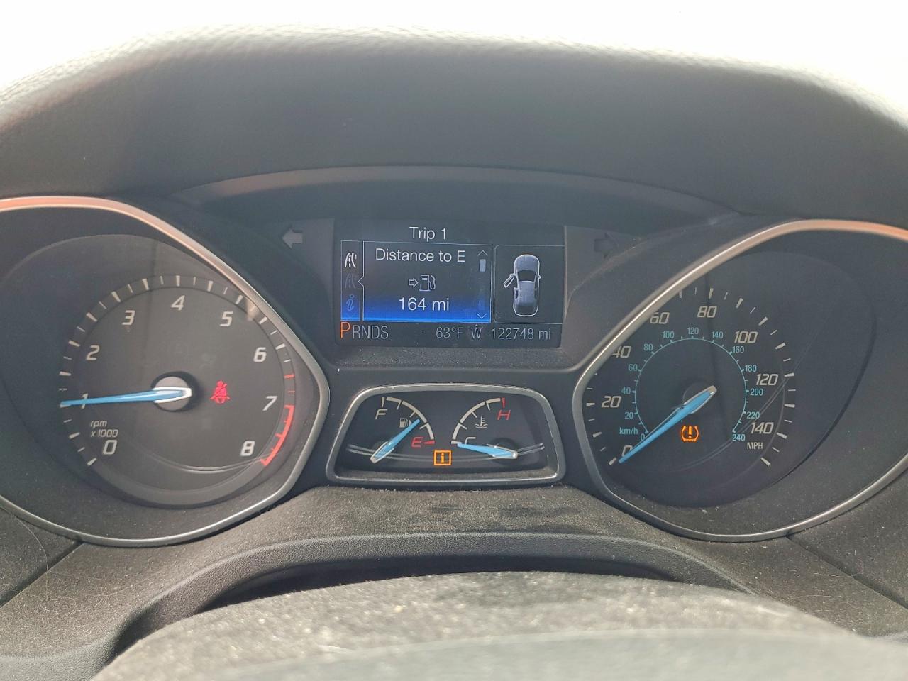 2013 Ford Focus Titanium White vin: 1FADP3N25DL131072