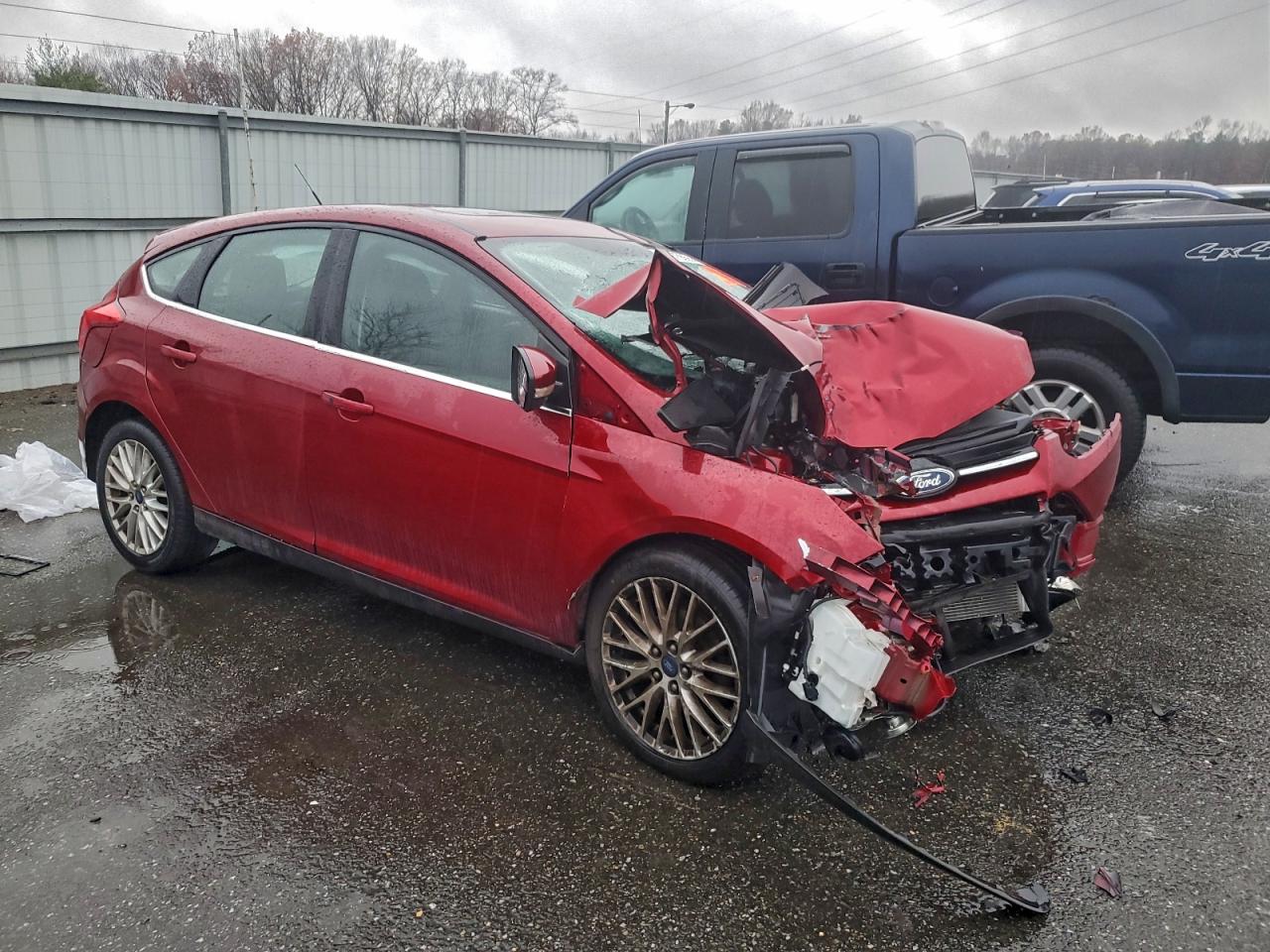 2013 Ford Focus Titanium Red vin: 1FADP3N25DL175783