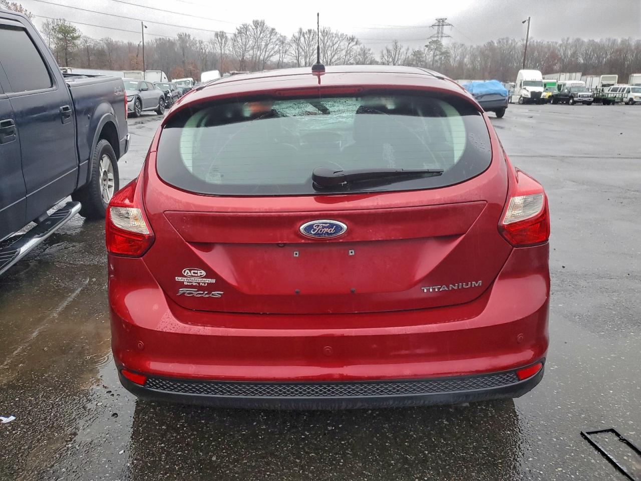 2013 Ford Focus Titanium Red vin: 1FADP3N25DL175783