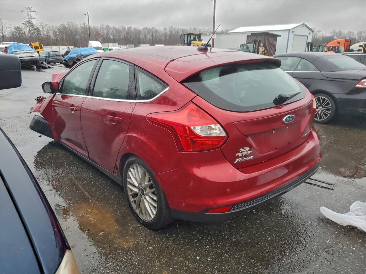 2013 Ford Focus Titanium Red vin: 1FADP3N25DL175783