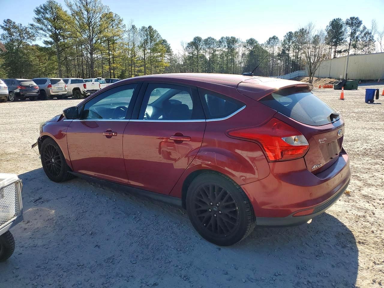 2014 Ford Focus Titanium Burgundy vin: 1FADP3N25EL204698